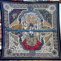130cm Seidenschal mit blauem Rand und ethnischem Lebensbaum- sowie Tiermuster-Design - Marineblau