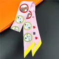 Twilly en soie rose à motifs cœurs et chevaux sur boîte cadeau orange élégante - Style Rose Cheval Cœur (C239-5)