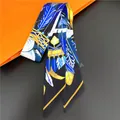 Pañuelo estrecho versátil con estampado de plumas anudado al asa con empaque naranja vivo - C236-1 / 90cm