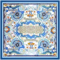 Seidenschal mit barockem Blumenmuster in Blau und Gold für Damen, elegantes Seidentuch - 90cmx90cm / Blau