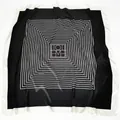 Carré de soie 90cm noir et blanc avec rayures géométriques lettres OM et fini brillant - Noir