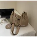 Bolso bandolera de nailon caqui grande con correa ajustable y monedero redondo a juego - Talla única / Verde
