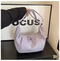 Bolso tote de nailon lila claro con correa ajustable y detalles de cremallera - Talla única / Púrpura