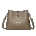 Sac seau rétro en cuir taupe avec pendentif rose dorée et bandoulière chic - Gris Éléphant