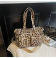 Grand sac cabas en velours côtelé imprimé léopard avec une bandoulière beige amovible - Kaki