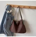 Große dunkelbraune Hobo-Tasche mit stylischem schwarz-weiß gewebtem Schultergurt - Kaffeebraun / Einheitsgröße