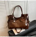 Bolso tote marrón vintage de cuero encerado con cordón lateral y colgante estrella - Con Colgante / Marrón