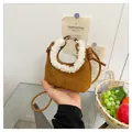 Borsa a secchiello marrone scamosciata con finiture in lana e tracolla abbinata - Taglia unica / Biscotto