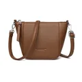 Borsa a secchiello marrone in pelle con trama litchi e dettagli in metallo argento - Taglia unica / caffè