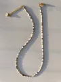 Detailopname van boho-halsketting met natuurstenen en gouden verstelbare sluiting - Eén maat / Aardeblauwe Toonstijl (3 Halskettingen)