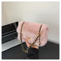 Borsa a tracolla in ecopelliccia rosa con catena dorata e chiusura a girello - Taglia unica / Rosa