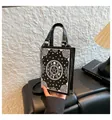 Borsa gotica in pelle nera con stampa pentagramma e luna, tracolla a catena in metallo - Stile Astrologia Occulta (款四)