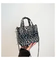 Punk luipaardprint draagtas met zilveren metalen spikes en klinknagel ketting - Zwart