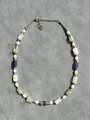 Détail du collier vintage avec pierres naturelles colorées, perles et pendentif cœur - Collier / 38+5cm