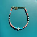 Kleurrijke kralenarmband met hartjeshanger en gouden sluiting op blauwgroen leer - Gekleurde Buiskraal Parel Stijl (Armband 8) / 17+3cm Verstelbaar / Multicolor Patchwork