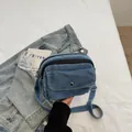 Borsa a tracolla quadrata in denim blu con tracolla regolabile per il tempo libero - Azzurro