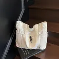 Cremeweiße Nylon-Einkaufstasche mit Kordelzug-Seitentaschen und breitem Schultergurt - Einheitsgröße / Weiß