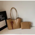 Chique camel kunstlederen tote bag set met hartjesbedeltje en bijpassend etui - Met Hanger / Khaki
