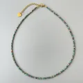 Detail van 2mm facetgeslepen stenen ketting met hartbedel en handige karabijnsluiting - 38+5cm / Robijn zoisiet kralen stijl (3) / Robijn in Zoisiet