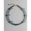 Collana di perle con pietre naturali verdi e viola e chiusura a moschettone dorata - Collana di perline di dimensioni miste / 38+5cm / Patchwork Viola/Verde