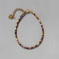Détail de perles en pierre naturelle colorée avec pendentif coeur doré sur la chaîne - Rouge Foncé Tan (18)