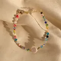Dettaglio del bracciale di perline colorate con una grande perla barocca su seta champagne - Stile Barocco Perle a Righe Colorate (25SL1-7) / 17+3cm