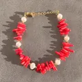 Dettaglio della collana con pietre corallo rosse irregolari e perle d'acqua dolce bianche - Braccialetto (17cm+3cm) / Stile Braccialetto Perla Pietra Triturata Rossa (25D10-13)