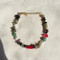 Dettaglio del bracciale di pietre naturali con perle e chiusura a moschettone regolabile - Stile Frammenti di Pietra Naturale Cilindro Rosso (25SL1-30) / 17+3cm
