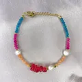 Dettaglio bracciale con perline colorate sfaccettate e perle irregolari su seta argento - Stile Perline Sfaccettate Multicolor Rosso Trasparente (25SL1-31) / 17+3cm