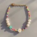 Colorful glass bead bracelet with freshwater pearls and a white daisy pendant charm - Colorful Seed Bead Daisy Pendant Style (8)