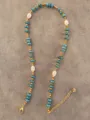 Detailansicht der Perlenkette mit blauen Steinen und 18k Gold Verschluss und Kette - Seeblau Halbdurchsichtig Modern Frisch Perlen (14 Halskette)