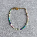 Detail of colorful glass beaded bracelet with freshwater pearls and gold heart pendant - Multicolor Mixed Baroque Pearl Heart Style (33)