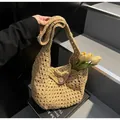 Borsa tote in paglia intrecciata a mano in kaki naturale con raffinato motivo all'uncinetto - Taglia unica / Cachi