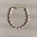 Detail of handmade freshwater pearl bracelet with purple natural stones and gold clasp - Purple Faceted Ore Pearl Style (41)