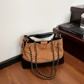 Quilted tote bag in brown suede and black leather with gold chain and twist-lock - Khaki / One Size