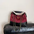 Quilted tote bag in burgundy suede and black leather with golden chain strap - Burgundy / One Size