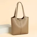 Elegante khakifarbene Tasche mit großem Fassungsvermögen und strukturierter Lederoptik - Einheitsgröße / Aprikosengelb