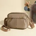 Khaki Oxford Umhängetasche mit Reißverschlussfächern und Jacquard-Schultergurt - Khaki