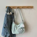 Bolso tote grande verde menta minimalista con amuleto de nube en gancho de madera - Talla única / Verde
