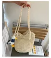 Cremeweiße gehäkelte Strandtasche mit Möwen-Anhänger und langen geflochtenen Trägern - Mit Anhänger / Gebrochenes Weiß