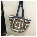 Handgefertigte Häkeltasche mit blau-grünen Boho-Mustern und gewebtem Schultergurt - Blau