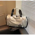 Bolso de fitness plateado impermeable con correa ajustable y gran capacidad - Gris