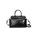 Petit sac carré noir brillant avec boucle argentée et bandoulière pour un look moderne - Taille unique / Noir