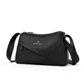 Schwarze Nylon-Pilllow-Tasche mit silbernem Känguru-Logo und Schultergurt - Schwarz