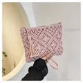 Handgefertigte altrosa Makramee-Clutch mit Rautenmuster und langen Quasten-Details - Einheitsgröße / Rosa