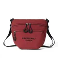 Bolso bandolera de nailon rojo oscuro con cremallera doble y correa con logo de moda - Burdeos