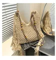 Beige gehaakte shopper met lange franjes en schouderband met houten kralen - Khaki