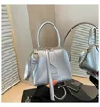 Borsa a mano in pelle metallizzata argento con effetto specchio e tracolla regolabile - Argento / Taglia unica