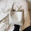 Borsa a secchiello vintage bianco crema in finta pelle di qualità con logo Macghee - Taglia unica / Bianco