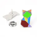 Bunte geometrische Katzen-Emaille-Brosche mit silberner Rückseite und Schmetterlingsverschluss - Fuchs (A00022)